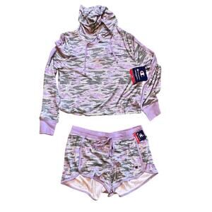 Champion 2 Piece Long Sleeve Sleep Short Set.  Purple Camo.  NWT Size Medium